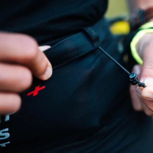 Vista 4 de COMPRESSPORT Free Belt Pro - Ergonómico - Ultraligero - 6 horas de autonomía - Sin balanceo - Compartimento grande - Negro