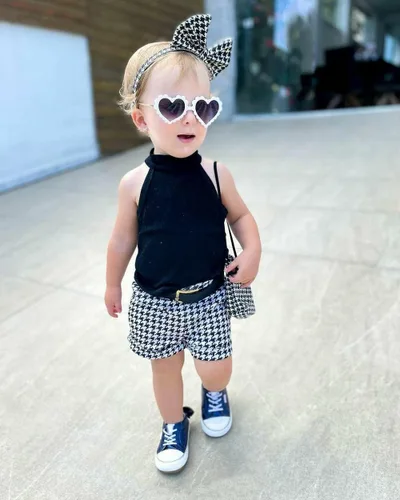 Vista 10 de TheFound Trajes de verano para niñas pequeñas, sin mangas, de punto acanalado, halter, pantalones cortos, ropa para recién nacidos, conjunto de 3