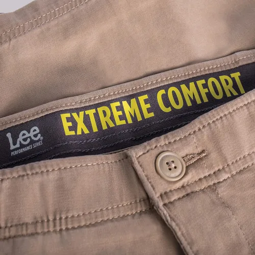 Vista 5 de Lee Men's Extreme Motion Flat Front Short