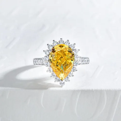 Vista 2 de Gobaalele 8.88cttw10.52cttwForest in DownpourCocktail Ring Pear-Cut 5A Grade Cubic Zirconia Statement Ring Simulated Emerald Teardrop Ring White