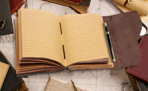 Vista 3 de Succor Diario de cuero genuino hecho a mano de 8 x 6 pulgadas, cuaderno de escritura rayado con 240 páginas de papel kraft gruesas, diario de viaje