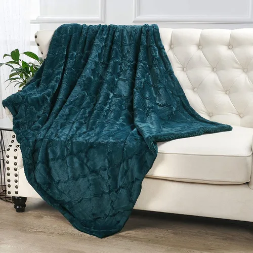 Vista 7 de BOON Brushed cobija de piel sintética con refuerzo de sherpa, 50 x 60 pulgadas y 60 x 80 pulgadas, Poliéster & Mezcla de poliéster, Dark Teal, 50" x