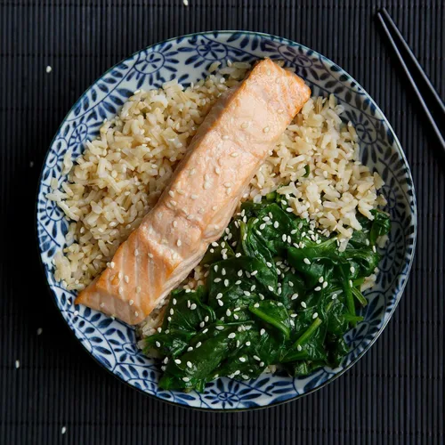Vista 4 de Simply Asia Caldo de pollo con jengibre y soja de inspiración japonesa, 26 onzas líquidas