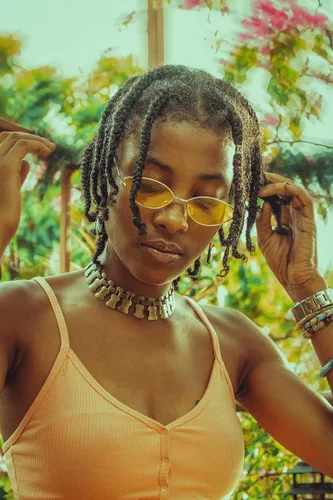 Vista 4 de FEISEDY Gafas de sol de diseñador de moda Retro pequeños pétalos forma arco templo diseño B2298