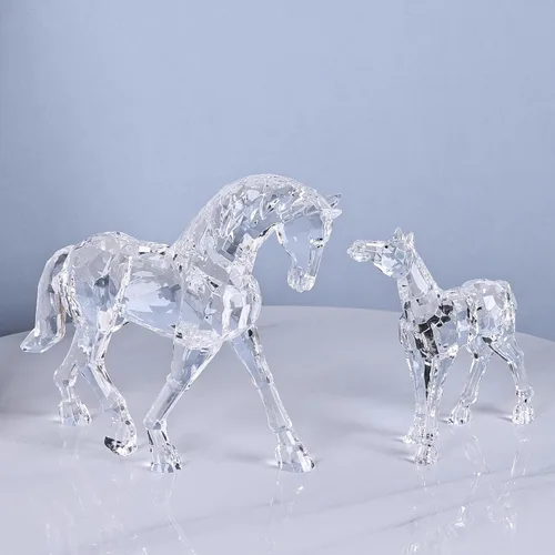 Vista 5 de Estatua acrílica transparente de yegua y potro, regalos de caballo para mujeres, estatua y escultura de caballo Luxur con acabado de cristal similar