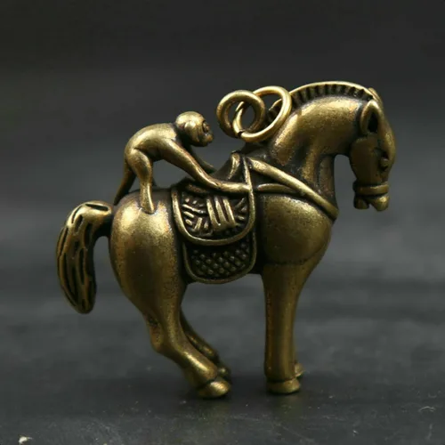 Vista 4 de GEEYOU Estatua china pequeña de bronce del zodiaco del zodiaco animal caballo mono riqueza estatua colgante riqueza suerte figura coleccionable