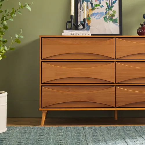 Vista 2 de Walker Edison Atticus Mid-Century - Cómoda moderna de madera maciza con cajones detallados, 59 pulgadas, color caramelo