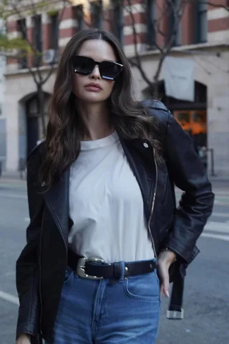 Vista 4 de VISOONE Fashion 100% UV400 Rectangle TR90 Sunglasses for Women Men Negro/Gris