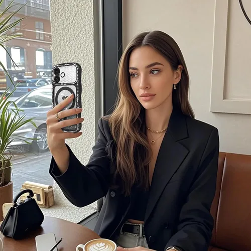 Vista 6 de AIGOMARA Funda magnética rizada para iPhone 17 para mujer, diseño de Negro