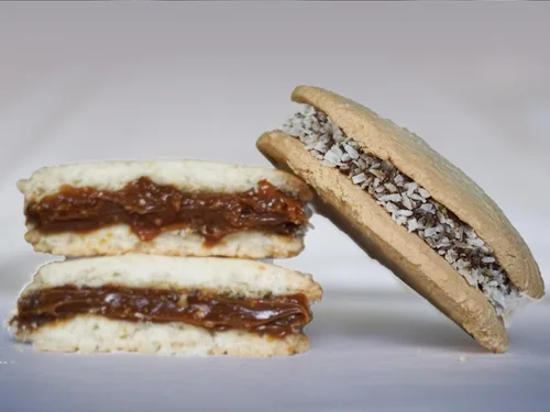 Vista 5 de Galleta tradicional Alfajor, Dulce de Leche, envuelta individualmente, caja de 10 alfajores