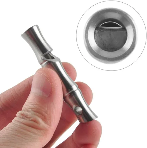 Vista 2 de Silbato creativo de bambú para supervivencia de acero inoxidable, colección clásica de herramientas EDC, mini silbato de supervivencia, juego de 2