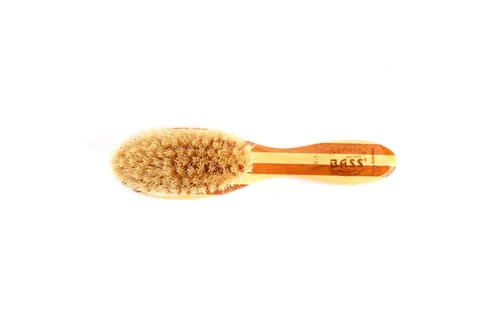 Vista 2 de Bass Cepillos Cepillo para bebé Cerda natural suave Mango de bambú puro Óvalo extra pequeño Acabado a rayas Modelo BB1 - SB