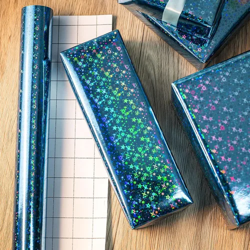 Vista 6 de Merture - Rollo de papel de regalo holográfico azul, papel de regalo azul con diseño de galaxia brillante para cumpleaños, baby shower, Navidad, día