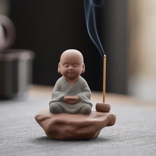 Vista 3 de Bonita estatua de incienso de Buda, figura de cerámica china de té de monje de arena morada, escultura zen de meditación para decoración