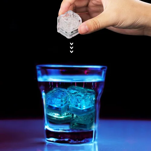 Vista 7 de Cubos de hielo iluminados para bebidas azules, 12 cubos de hielo LED activados por líquidos, brillan en la oscuridad impermeables, suministros