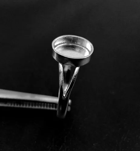 Vista 3 de Anillo de plata de ley 925 con forma ovalada, bisel en blanco con banda dividida, base de anillo en blanco, bisel para trabajo de resina y piedras