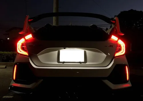 Vista 5 de iJDMTOY luces LED de reflector de parachoques de lente roja 24-SMD compatibles con Honda Civic Hatchback 2017-21, SI o Sedan Tipo-R, función como