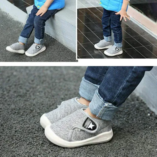Vista 6 de OAISNIT Botas de nieve para bebés y niñas con suela de goma antideslizante, zapatos de invierno con pantuflas casuales de piel de felpa cálida