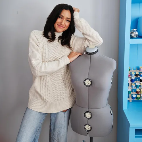 Vista 5 de SINGER Maniquí femenino ajustable gris para vestidos, tallas 10-18, apto para clavar alfileres, torso con guía de dobladillo de 360 grados, exterior