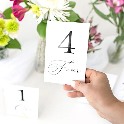 Vista 3 de Números de mesa del 1 al 30 Elegantes tarjetas de números de aluminio negro, de doble cara, resistentes de 4 x 6 pulgadas con cabeza y mesa