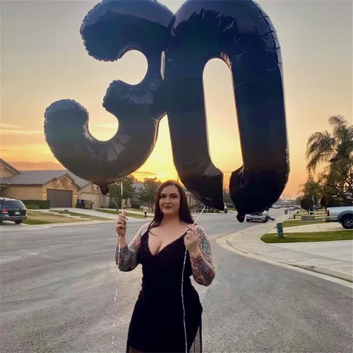 Vista 3 de Globos negros del número 10 para decoraciones de cumpleaños número 10, globos de helio de mylar de lámina de 40 pulgadas negros del número 1 & 0