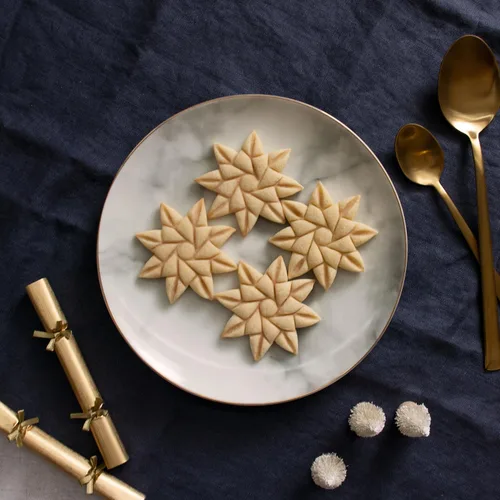 Vista 3 de Origami Star (8 lados, estilo 1) cortador de galletas, 1 pieza - Bakerlogy