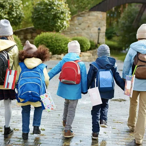 Vista 2 de Dispensador de toallitas para bebé, paquete de 4 soportes portátiles recargables para toallitas reutilizables, ligeros, para viajes, bolsa