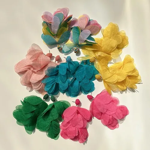 Vista 5 de Pendientes únicos de flores de tela de emulación para mujer, joyería de perlas de medidor hechas a mano