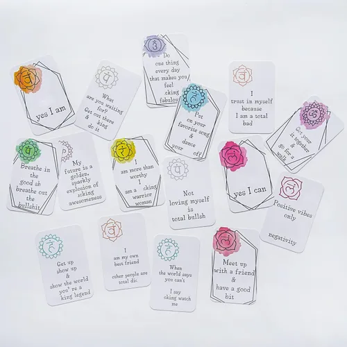 Vista 4 de Juego de 32 tarjetas divertidas de afirmación para mujeres, regalo de My Little Bag Of Sweary Afirmations Daily Afirmation Cards Set para adultos