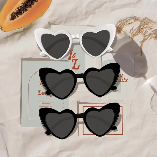 Vista 8 de PartyGifts&beyond Gafas de sol de despedida de soltera con forma de corazón, paquete de 10 lentes de sol para despedida de soltera Negro