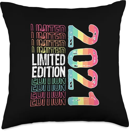 Vista 4 de Limited Edition Vintage 2021 Retro Birthday Throw Pillow
