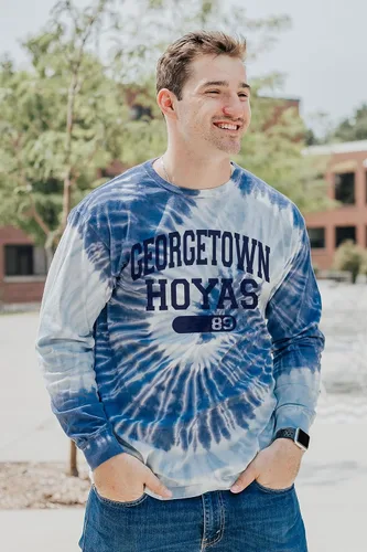 Vista 11 de Blue 84 Camiseta de manga larga con licencia oficial de la NCAA para mujer, teñido anudado