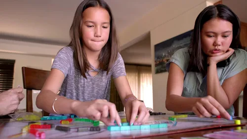 Vista 4 de ¡Aventureros al Tren! Juego de Mesa - Aventura Ferroviaria, Juego de Estrategia y Diversión para Adultos y Familia, A Partir de 8 Años, 2-5