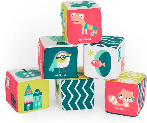 Vista 2 de Miniland Juego de cubos de sonajero suaves para bebés y niños pequeños. Subs suaves apilables con diseños multicolores.