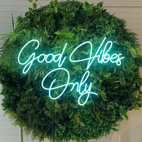 Vista 3 de Letrero de neón con texto en inglés "Good Vibes Only", letreros LED de neón grandes para decoración de pared, letrero de neón personalizado para GV
