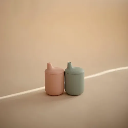 Vista 2 de Mushie - Taza de silicona 100% para bebé 6 meses+ (rosado)