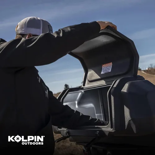 Vista 5 de Kolpin 4438 - Caja de casco trasera para ATV Negra Pequeña