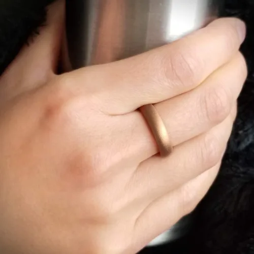 Vista 3 de Knot Theory Anillos de boda de silicona transpirable para hombres y mujeres Anillos de boda de goma de goma para él y ella Regalo de aniversario