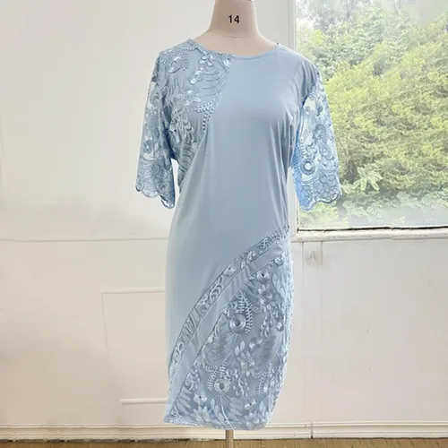 Vista 7 de Vestido de talla grande elegante floral bordado midi para mujer, cuello redondo, manga corta, detalles de encaje, fiestas perfectas, bailes