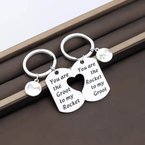 Vista 4 de TGBJE - Llavero de mapache con texto en inglés "You are The Groot to My Rocket You are The Rocket to My Groot Galaxy Groot