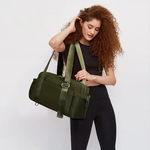 Vista 8 de WLLWOO - Bolsa de gimnasio pequeña con bolsillo húmedo para mujer, bolsa de lona para yoga, bolsa de entrenamiento ligera para baile, fines
