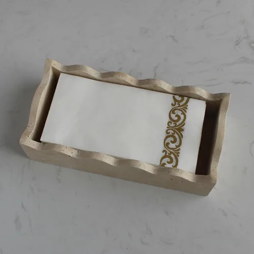 Vista 5 de Portatollas para invitados de travertino natural de 9.8" × 4.9" para baño, portaservilletas rectangular con borde festoneado, bandeja para toallas