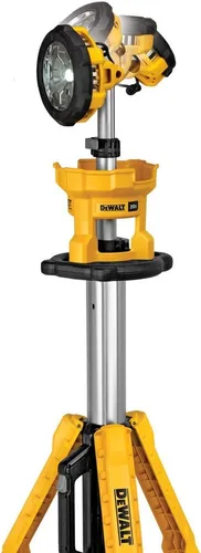 Vista 2 de DEWALT 20V MAX - Luz de trabajo LED inalámbrica y kit de base de trípode con batería y cargador incluidos (DCL079R1)