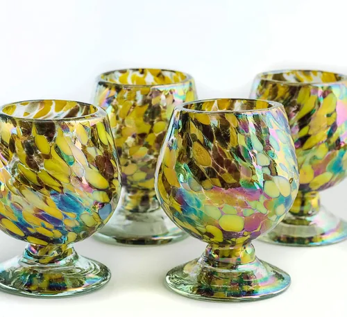 Vista 16 de Vasos de Chupito de Tequila Auténticos Mexicanos Soplados a Mano - Juego de 4 - 2 oz - Mini Vasos de Coñac - Base Pesada - Coñac (Aurora Boreal)