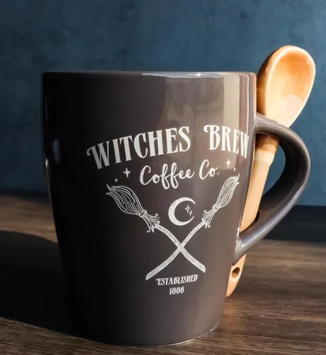 Vista 2 de Ebros Gift Wicca - Juego de tazas y cucharas de cerámica con mango de cuchara y taza de café de 15 onzas