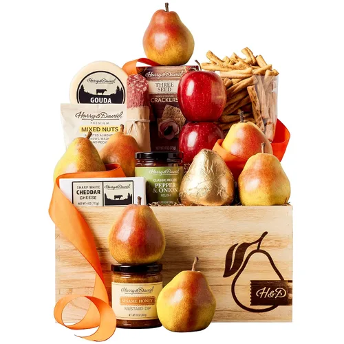 Vista 6 de Canasta de regalo de comida exclusiva de Harry & David, canasta de regalo de frutas y nueces con peras, queso cheddar blanco, nueces mixtas