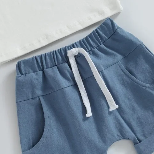 Vista 6 de Conjunto de ropa de verano para bebé niño pequeño, camiseta de manga corta con letras y pantalones cortos enrollados para recién nacidos