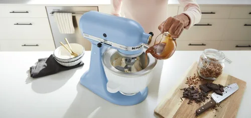 Vista 4 de Accesorio para máquina de helados KitchenAid para batidora de pie, 2 cuartos de galón, KSMICM, color blanco