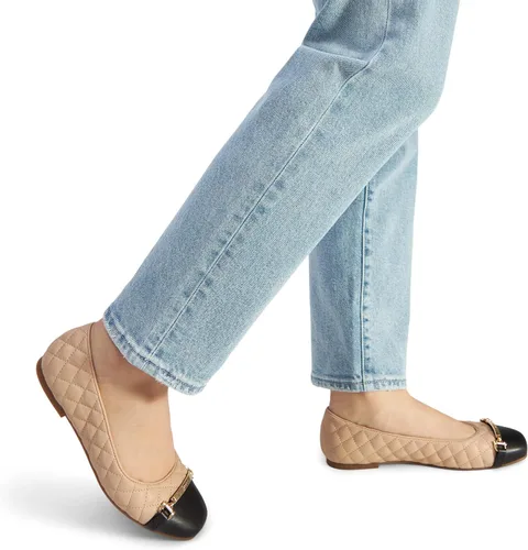 Vista 8 de ALDO Women's Leanne Ballet Flat