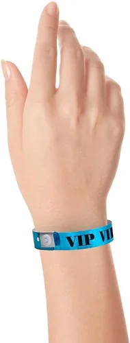 Vista 4 de 100 pulseras holográficas de plástico VIP azules de Wristco - Pulseras para eventos